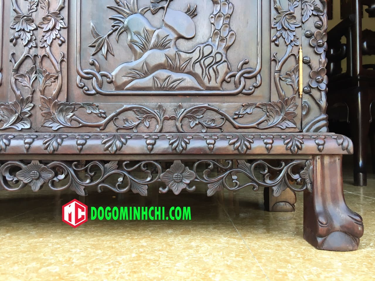 tu-bay-do-cham-tay-2