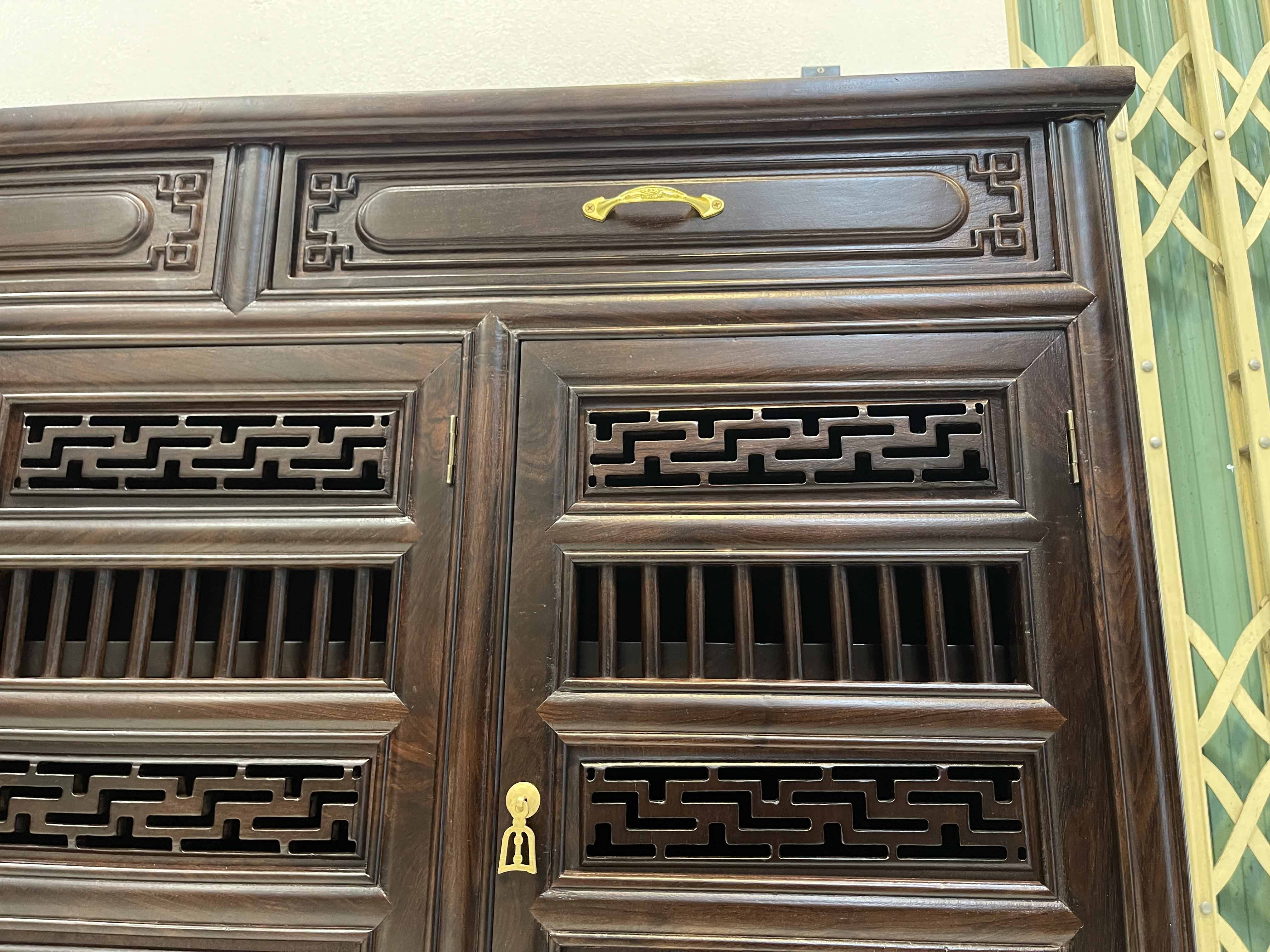 #tu_giay_go_huong_da_3