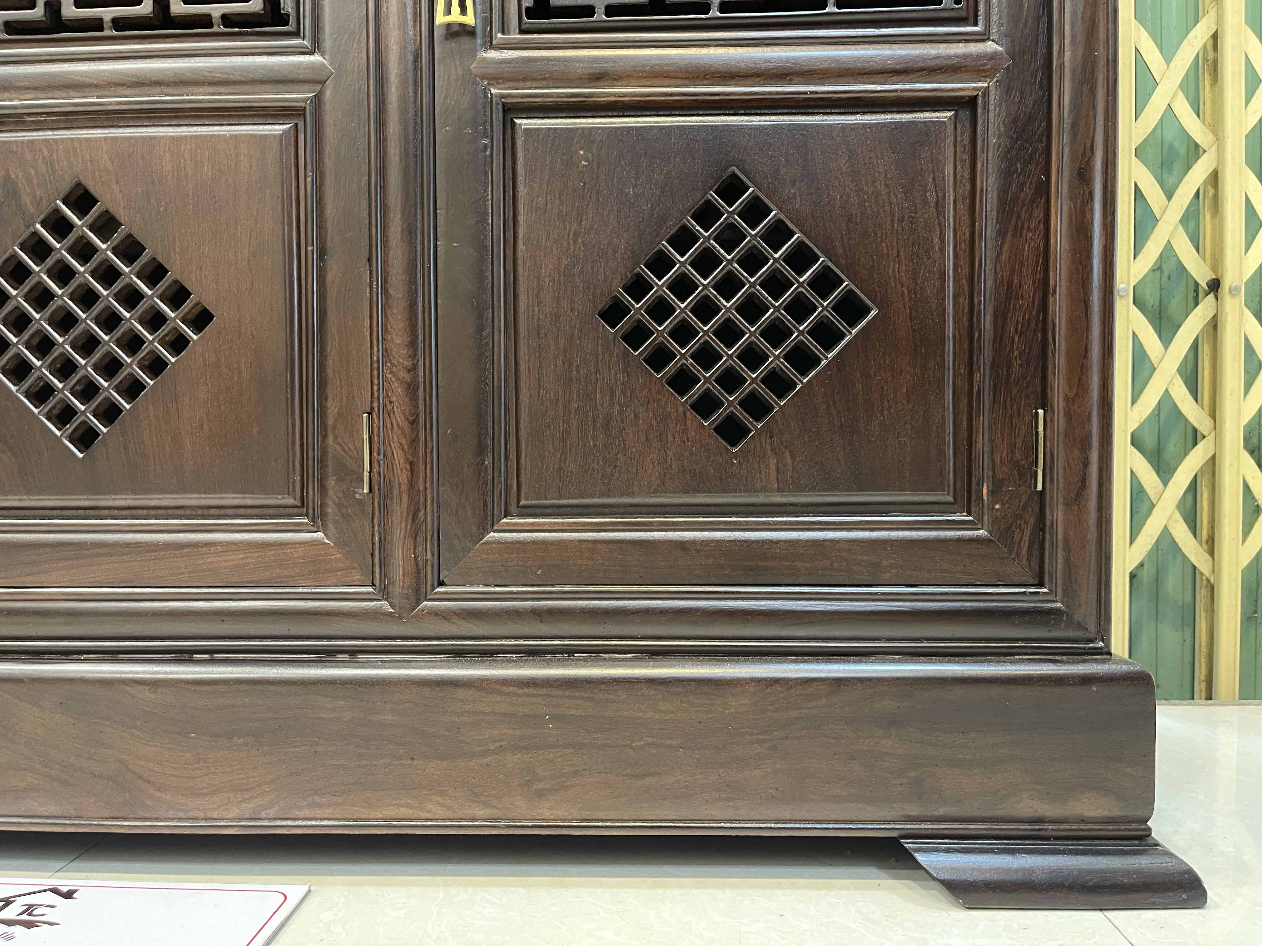 #tu_giay_go_huong_da_4