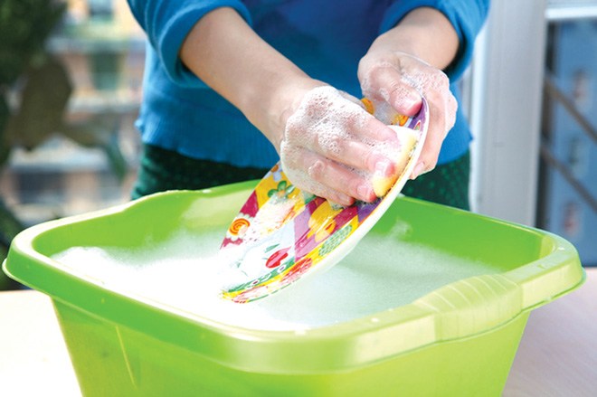 Vài mẹo vặt giúp người nội trợ rửa bát sạch và an toàn Vài mẹo vặt giúp người nội trợ rửa bát sạch và an toàn