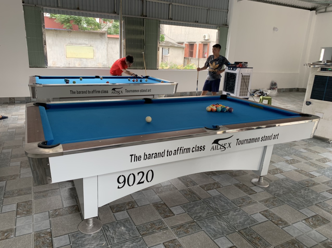 Bán bàn bi a