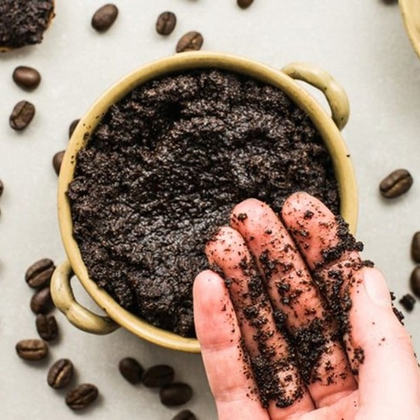Bã cafe có rất nhiều tác dụng khử mùi hôi và chống ẩm