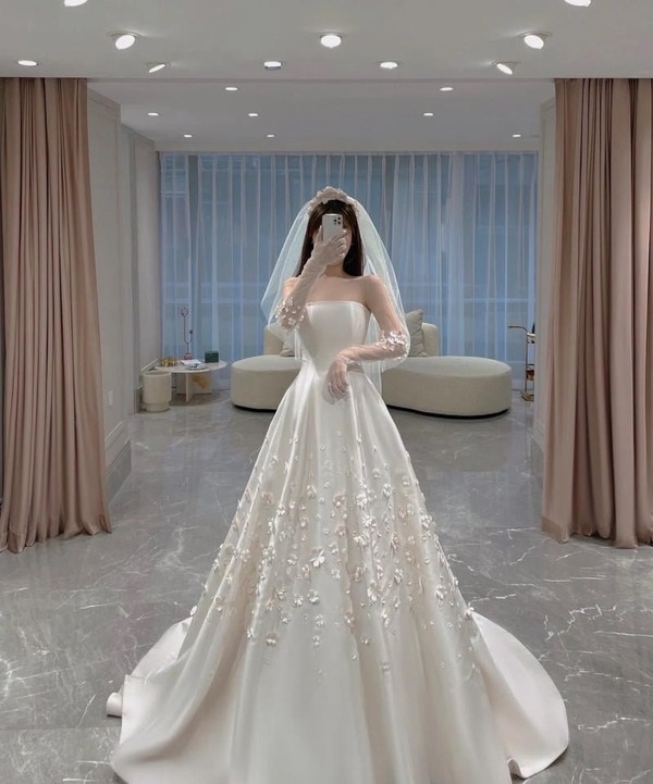 Mẫu ảnh váy cưới theo phong cách Hàn Quốc được nhiều bạn trẻ yêu thích