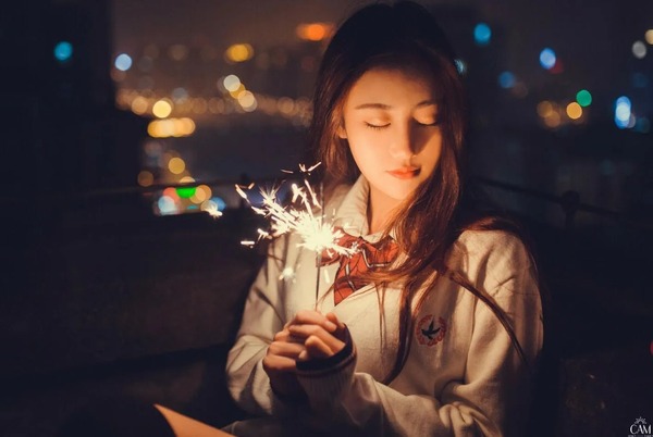 Bộ ảnh sinh nhật lung linh trong đêm