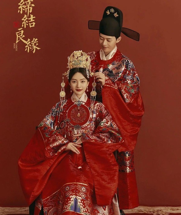 Váy cưới theo phong cách Trung Quốc thường mang lại vẻ đẹp truyền thống