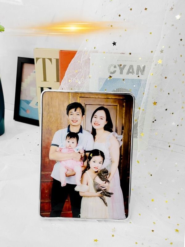 Chọn gỗ lụa nhám khi in ảnh gia đình