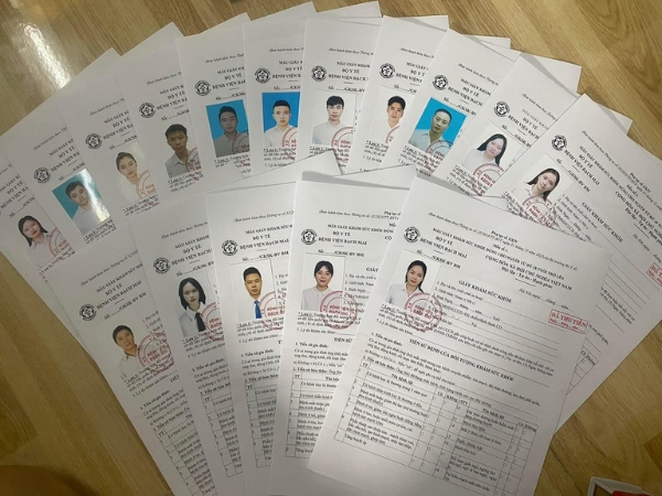 Ảnh được chụp trong vòng 6 tháng gần nhất tính đến ngày nộp hồ sơ