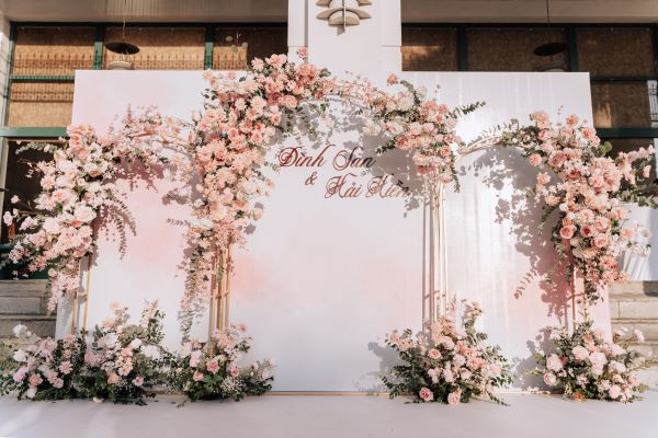 Background ảnh cưới ngoài trời đẹp, sang trọng