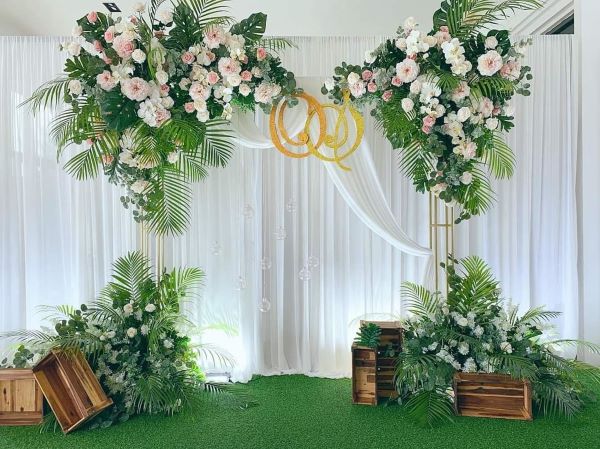 Backdrop ảnh cưới đơn giản được ưa chuộng hiện nay