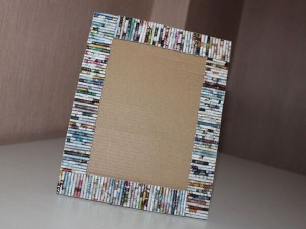 Mẫu khung ảnh bằng bìa cứng trang trí viền ống hút