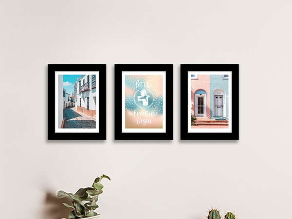 Xếp khung ảnh treo tường theo đường thẳng