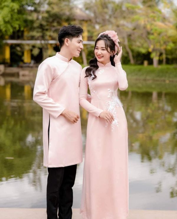 Áo dài hồng ngọt ngào và nhẹ nhàng