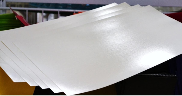 Giấy cho độ tương thích mực cao, giúp bản in đạt màu sắc chuẩn