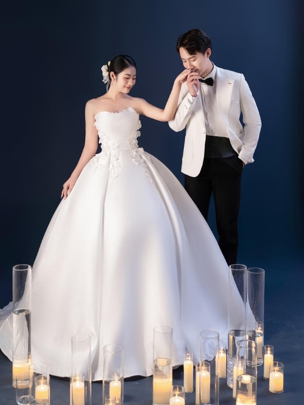 Gam xanh dương năng động, trẻ trung cân được mọi loại trang phục cưới