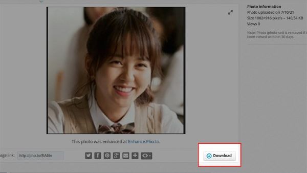 Chọn Download để tải ảnh về máy