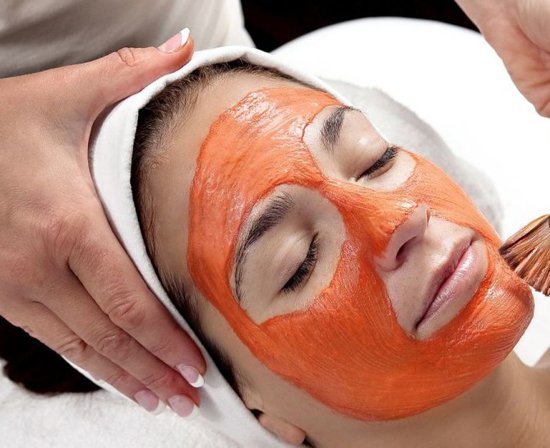 Bỏ túi ngay bí quyết dưỡng trắng da bằng cà chua