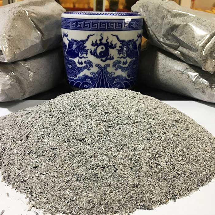 Gia chủ nên bỏ phần cốt tro đã dính tàn hương và thay bằng cốt bát hương mới