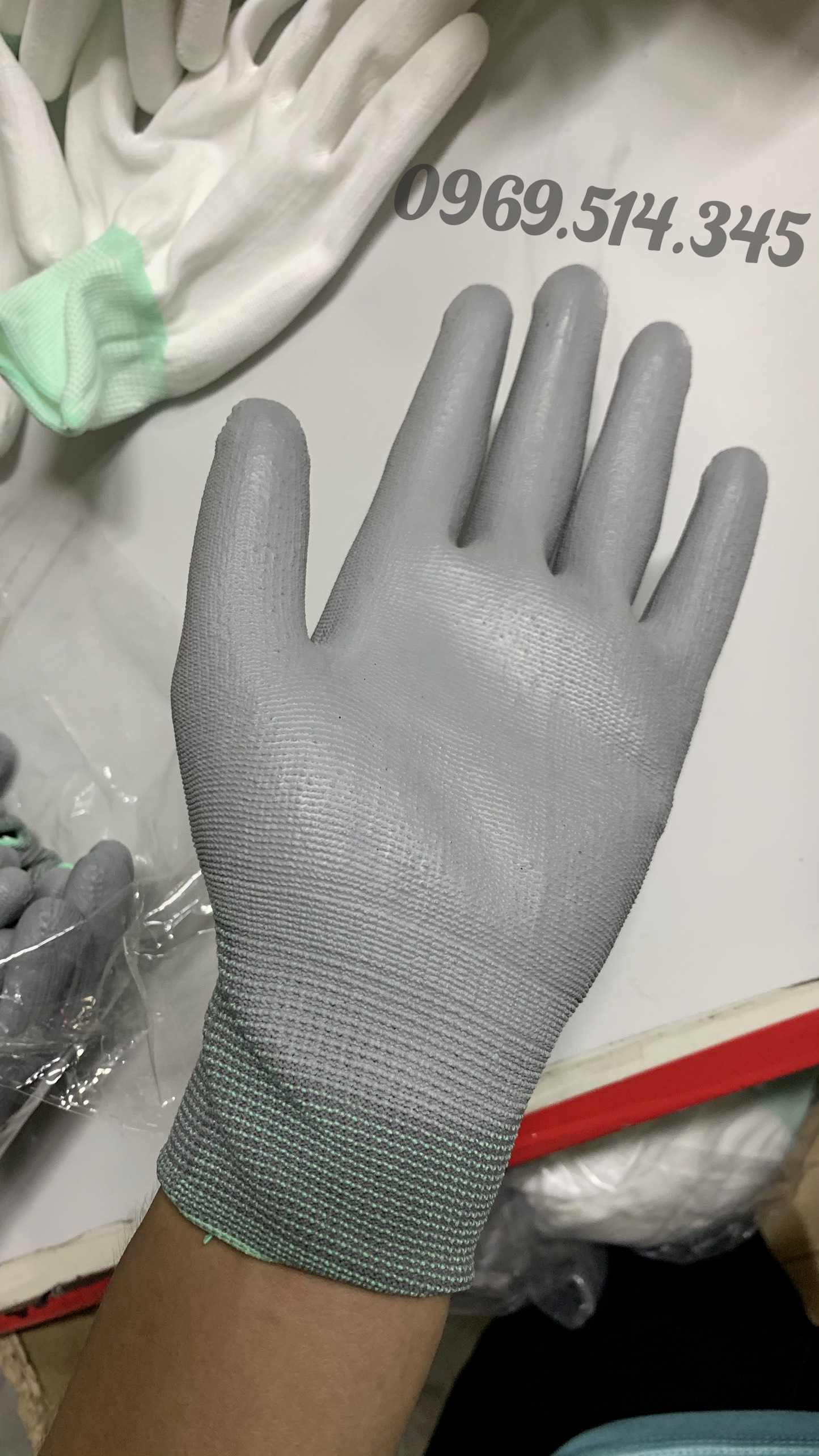 Găng tay phủ PU chống trượt là lựa chọn lý tưởng cho những môi trường làm việc yêu cầu độ tỉ mỉ cao