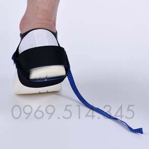 Vòng đeo cổ chân ESD có vai trò như một thiết bị nối đất