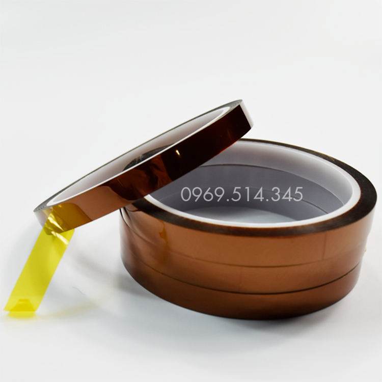 băng dính chịu nhiệt kapton là một loại băng keo mang đầy đủ những ưu điểm của dòng băng polyimide và có khả năng chống chịu với nhiệt độ cao rất tốt.