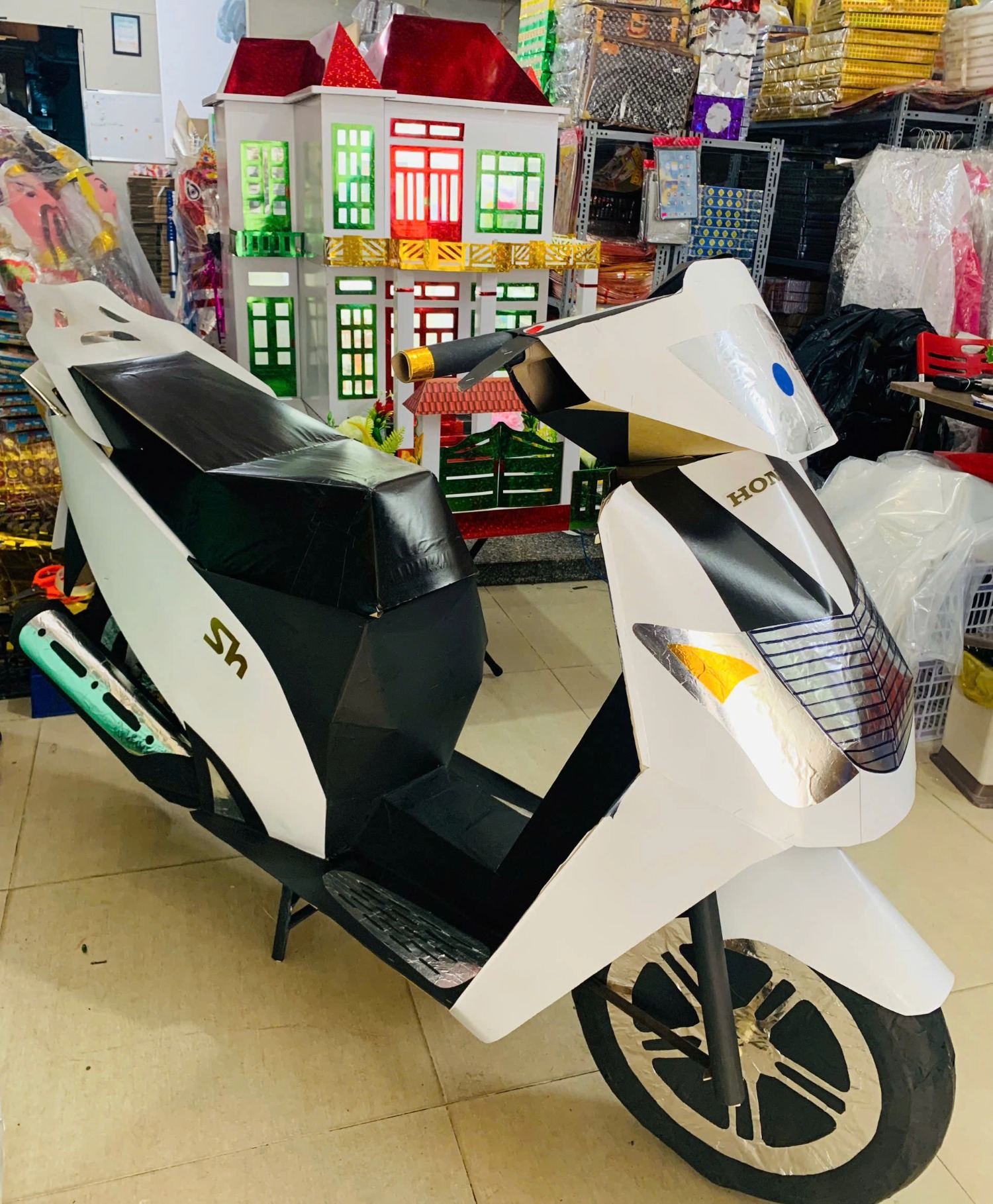 Xe Máy SH làm theo yêu cầu (Mẫu đặt làm thủ công - Đặt trước 7 - 10 ngày)