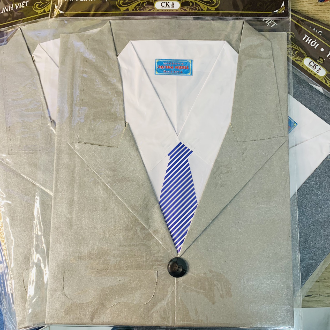 Bộ áo Vest Nam vàng mã cao cấp, hàng túi đẹp