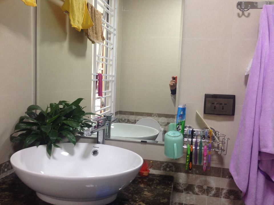 Kệ đựng đồ phòng tắm hít chân không