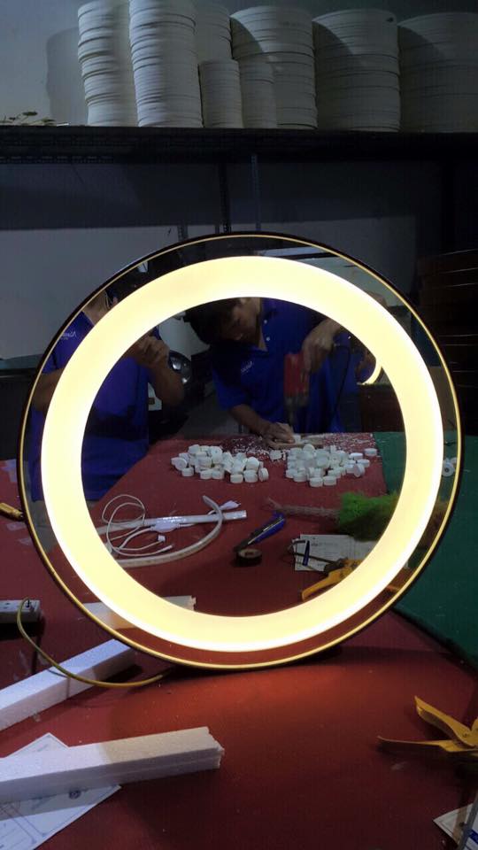 Vẻ đẹp gương đèn led trong trang trí nội thất