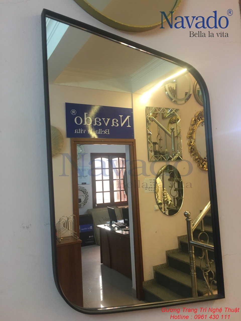 Gương trang trí phòng khách Khánh Hòa