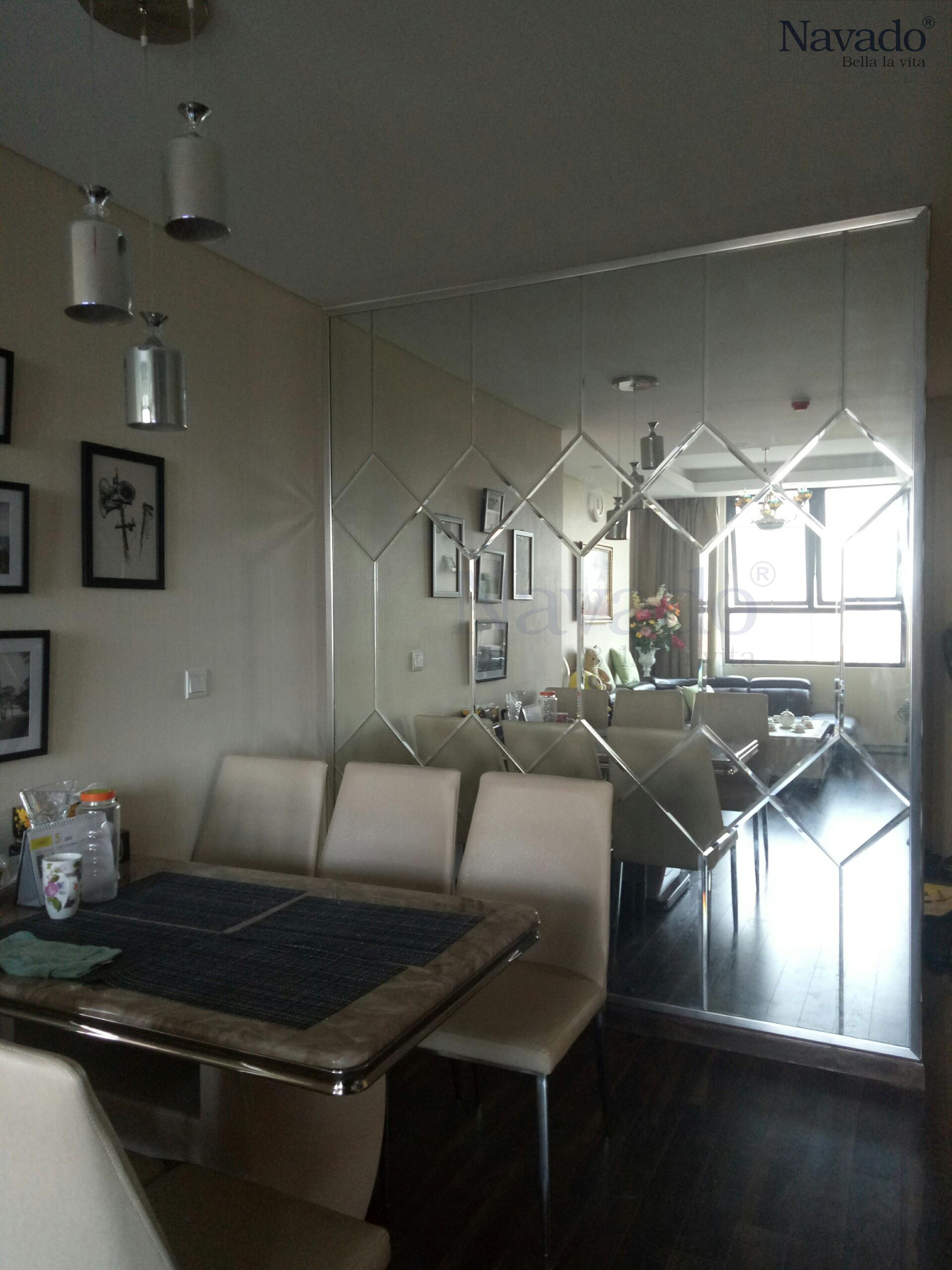 Trang trí phòng khách với gương Bỉ Navado