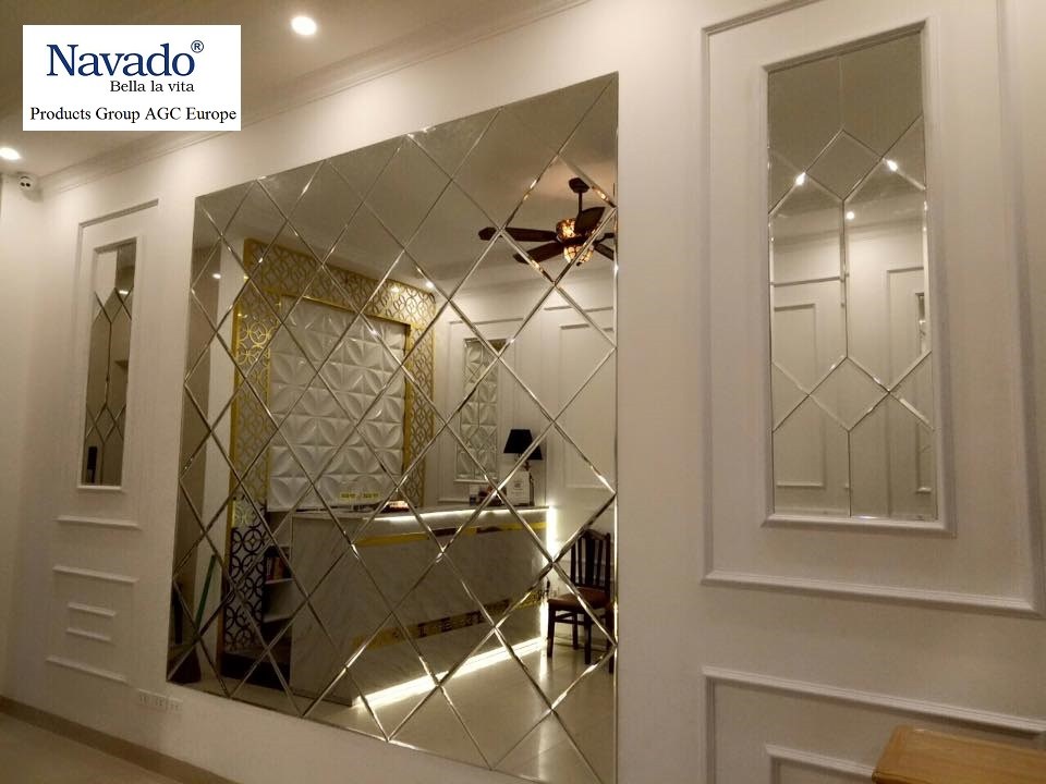 Gương ghép tường độc đáo cho ngôi nhà