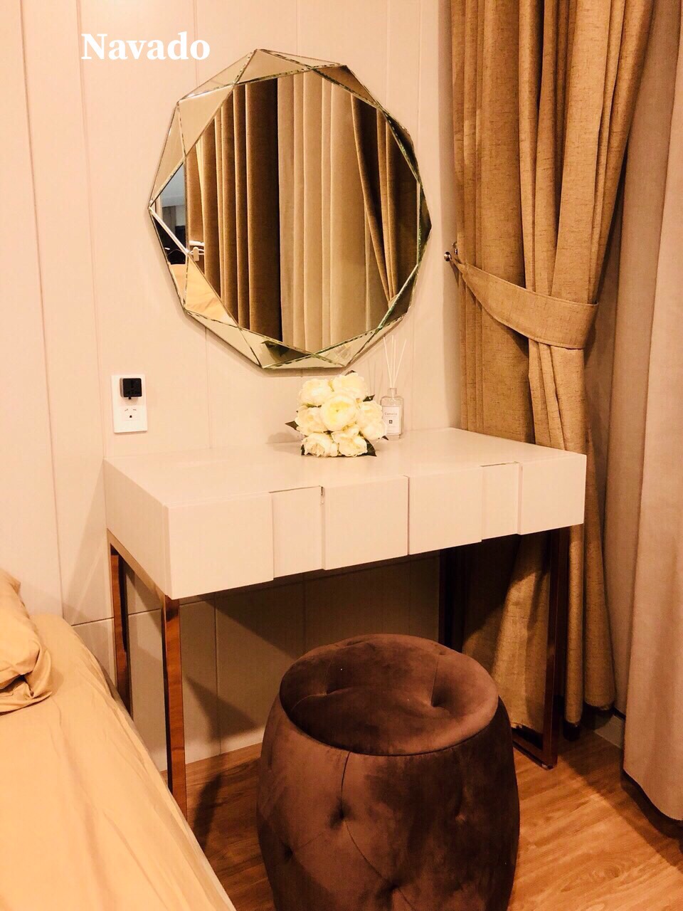 Gương bàn trang điểm phong cách độc đáo