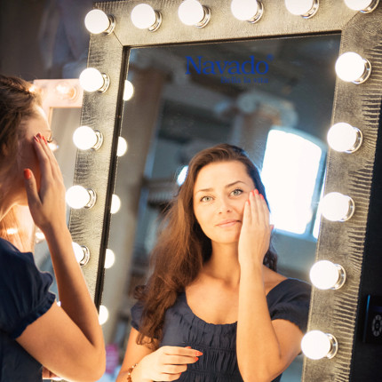 Mẹo lựa chọn gương make up đẹp đạt chuẩn