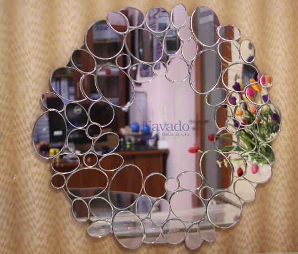 Chọn mua gương trang trí tại phòng khách