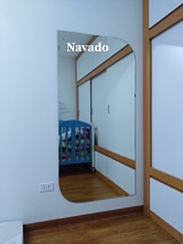 guong-soi-toan-than-treo-tuong-vat-goc