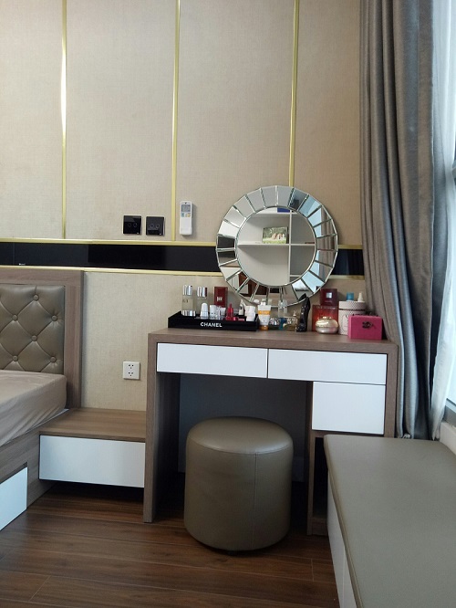 Mới lạ với những mẫu gương bàn trang điểm