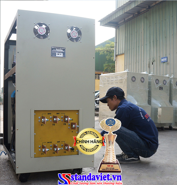 Biến áp tự ngẫu Standa 600kVA_phía sau để lắp đặt