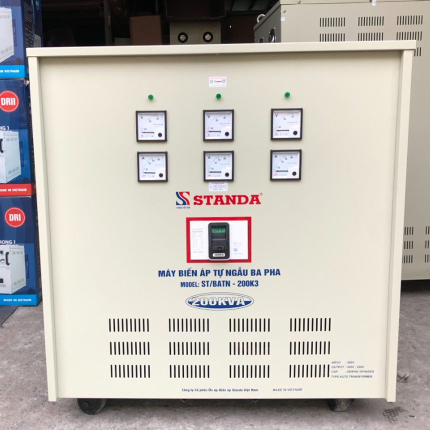 mặt trước của máy biến áp tự ngẫu Standa 200KVA dây đồng 100%