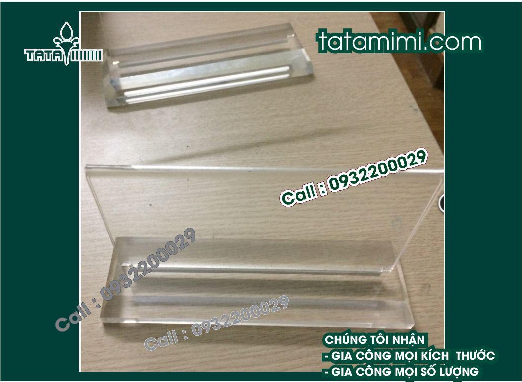 Mẫu biển chức danh để bàn