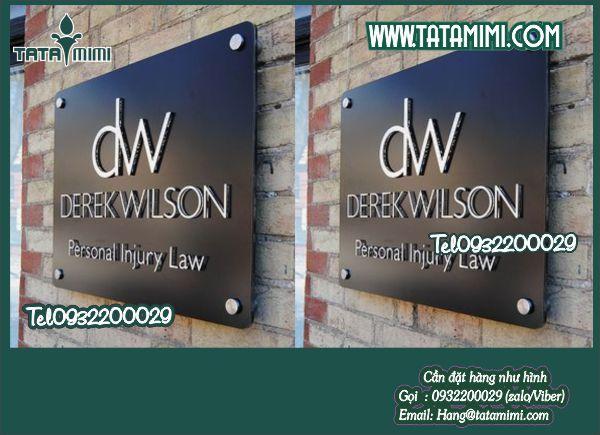 Backdrop có nên làm chữ nổi không