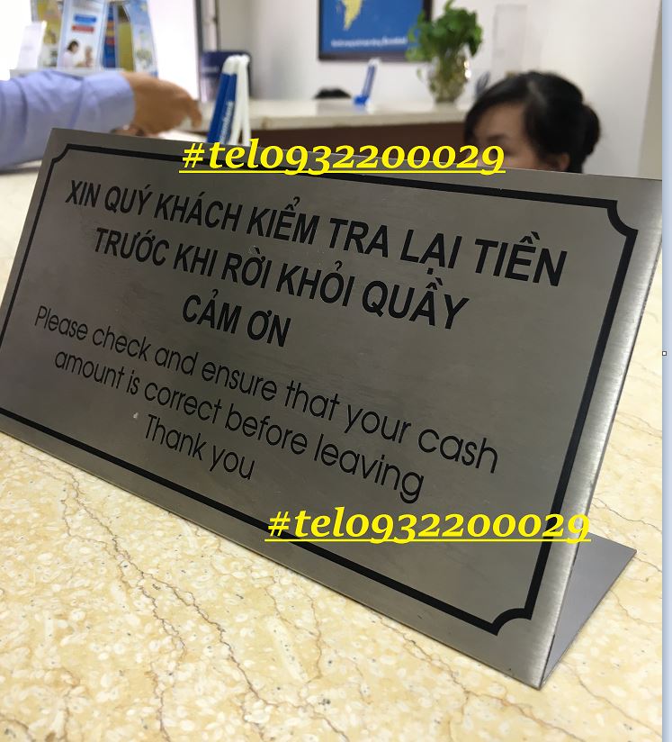 Nhận làm theo yêu cầu biển chức danh lễ tân