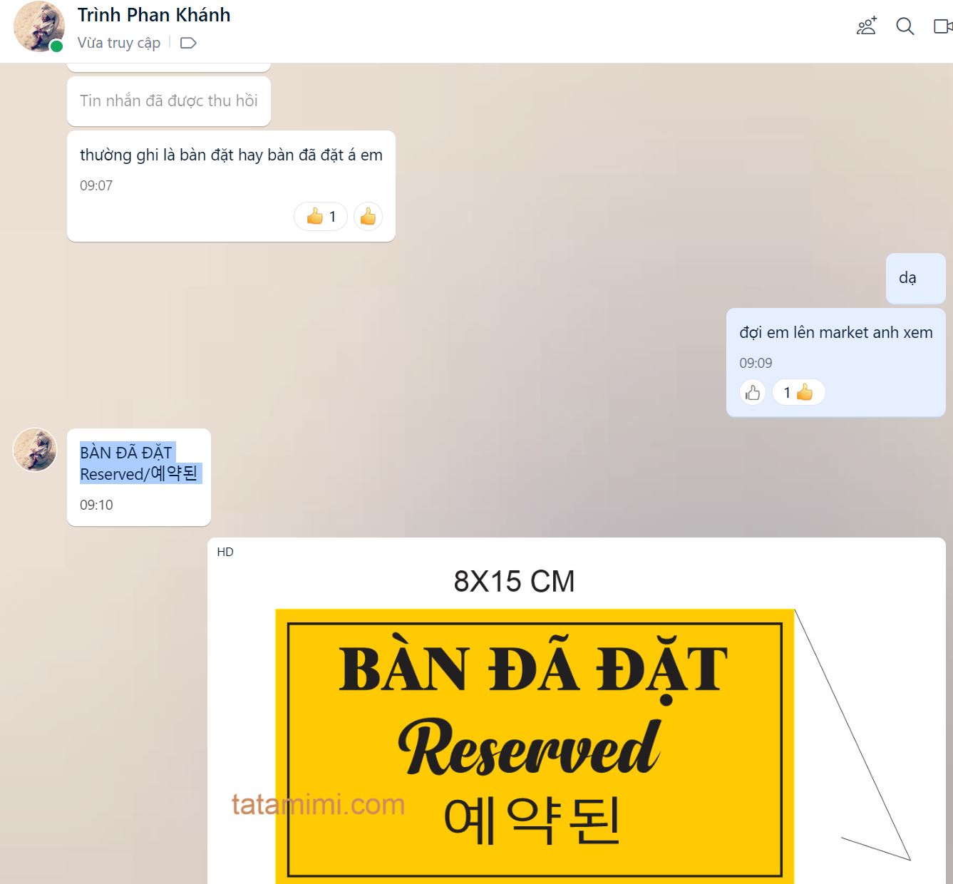 Biển đặt bàn chữ A ở nhà hàng khách sạn