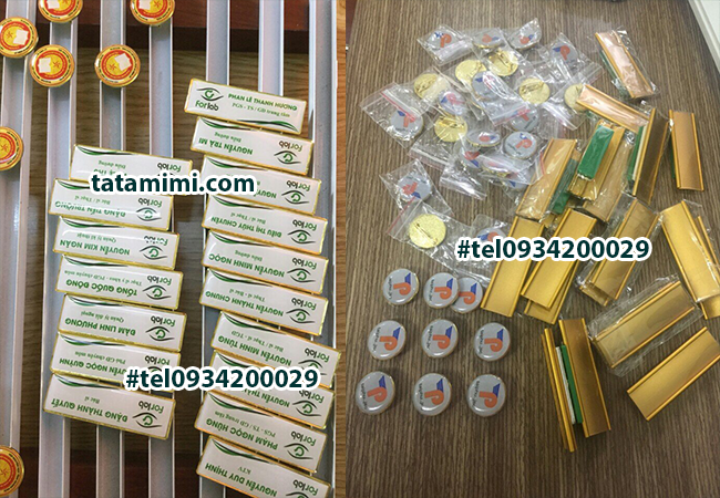 Biển tên nhân viên in trực tiếp gắn kim băng