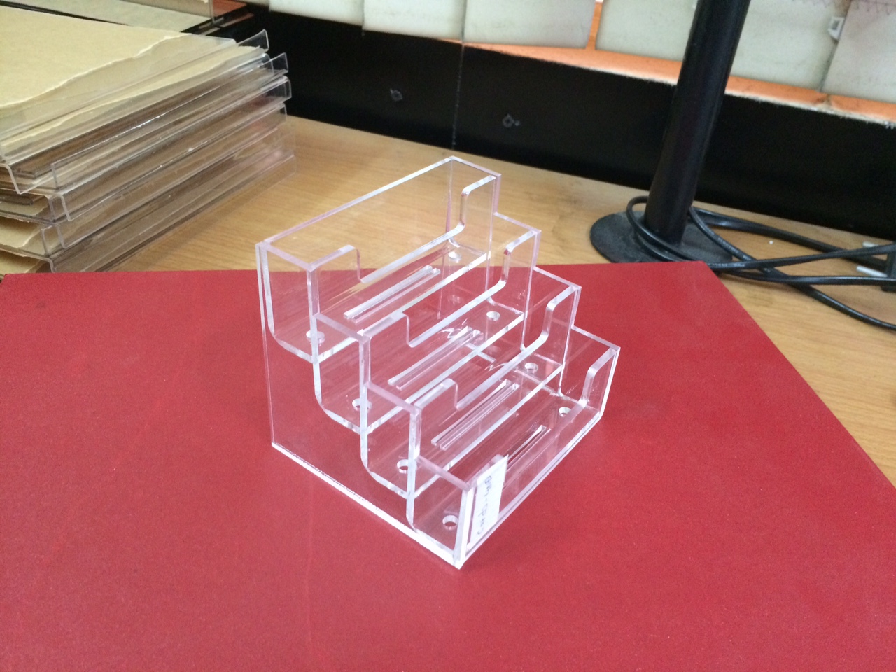 Hộp mica đựng card visit