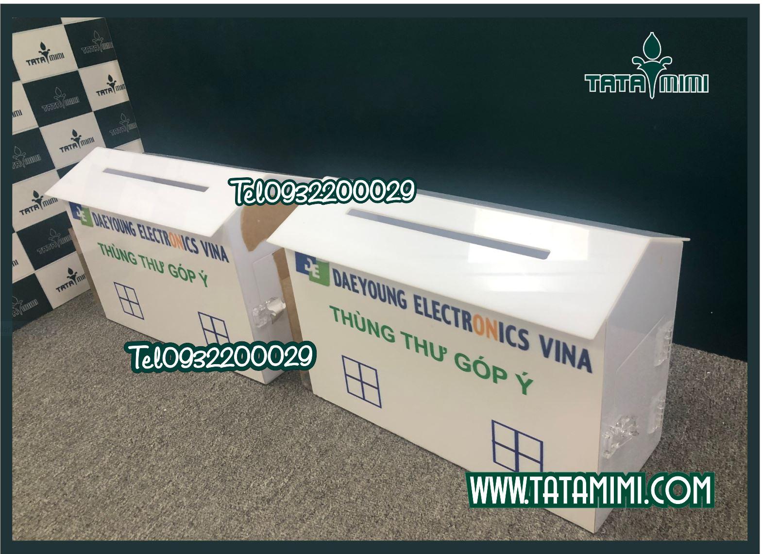 Thùng thư góp ý từ mica trong và trắng sữa