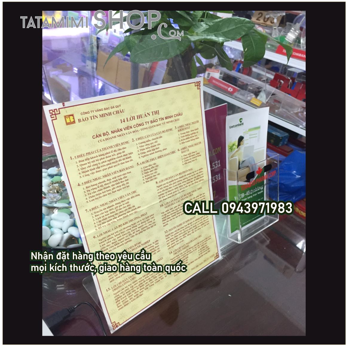 Hộp tờ rơi để bàn chia ngăn