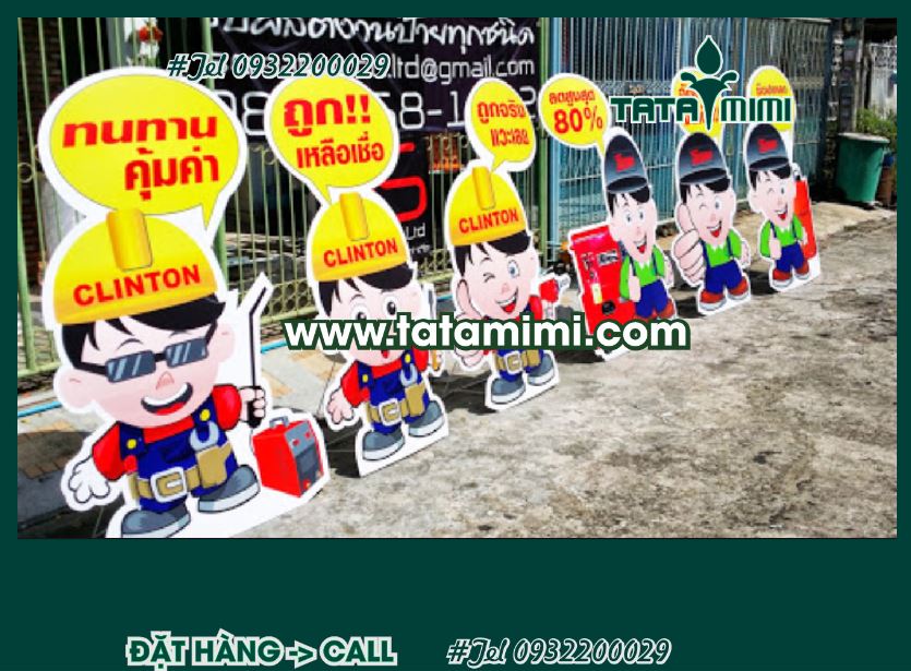 Standee hình người có khung sắt