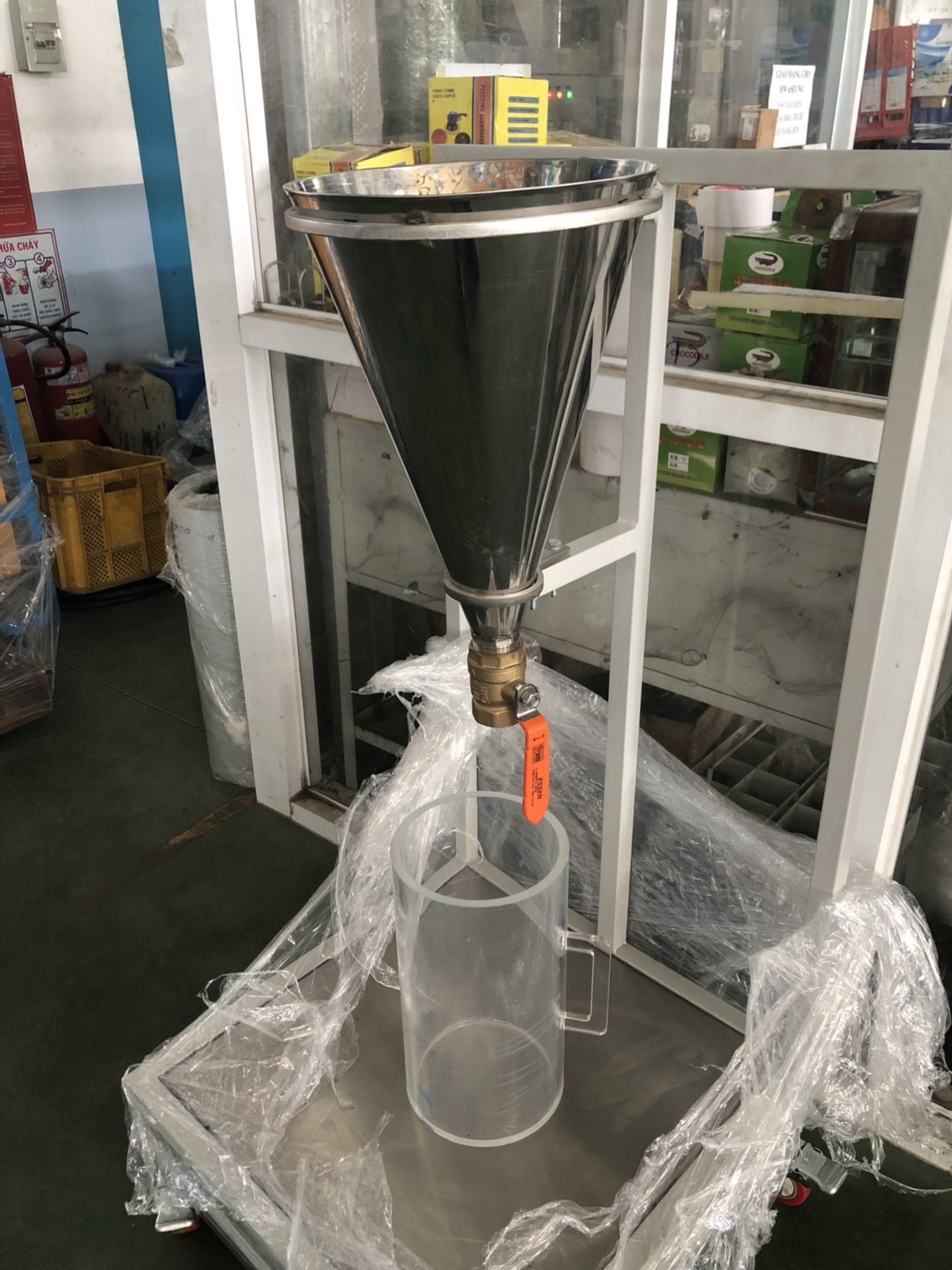 Ống mica có màu mica trắng sữa- trắng trong