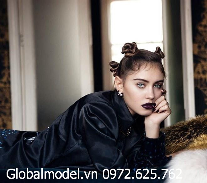 Người mẫu tây, người mẫu , global media