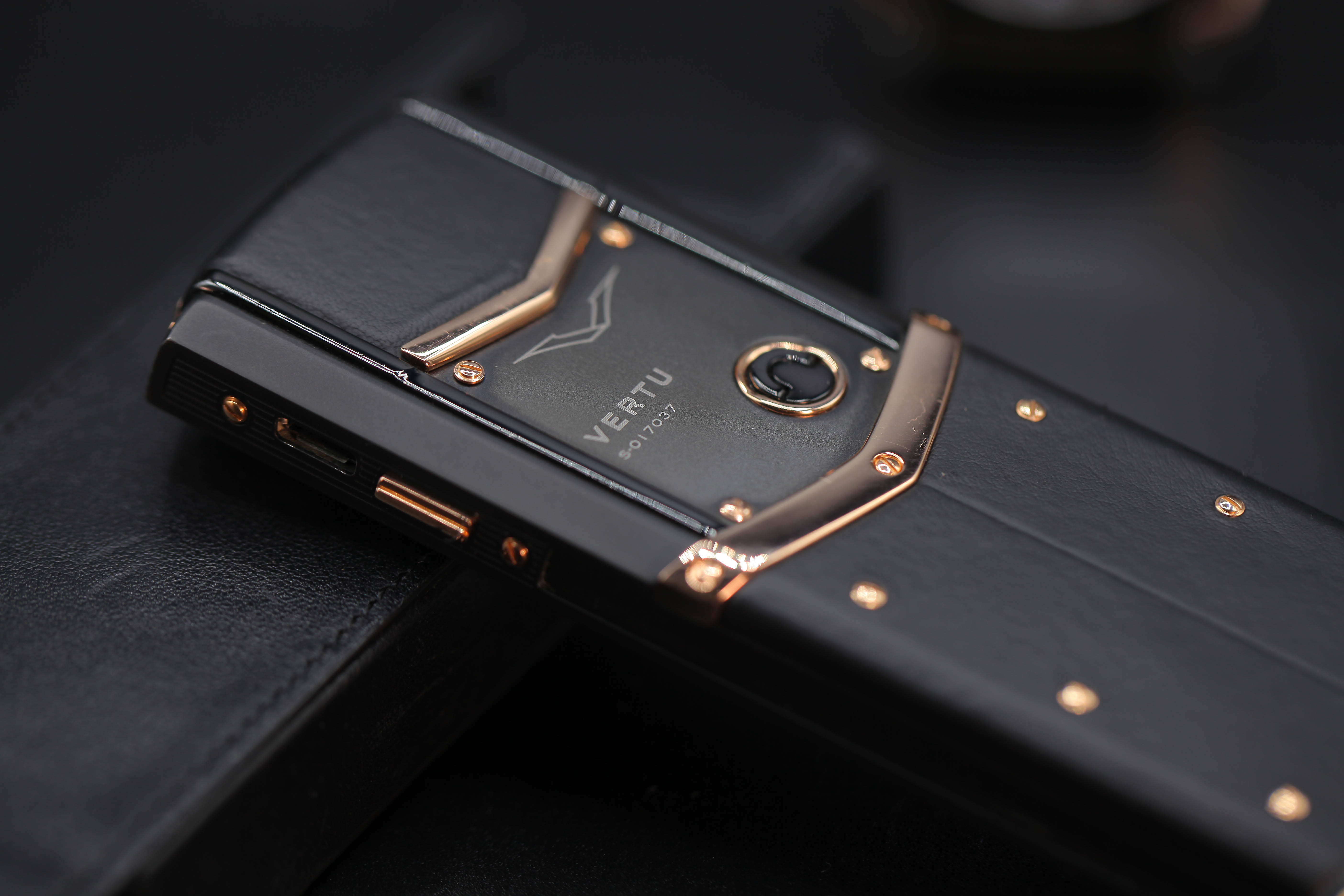 Vertu Signature S Black
